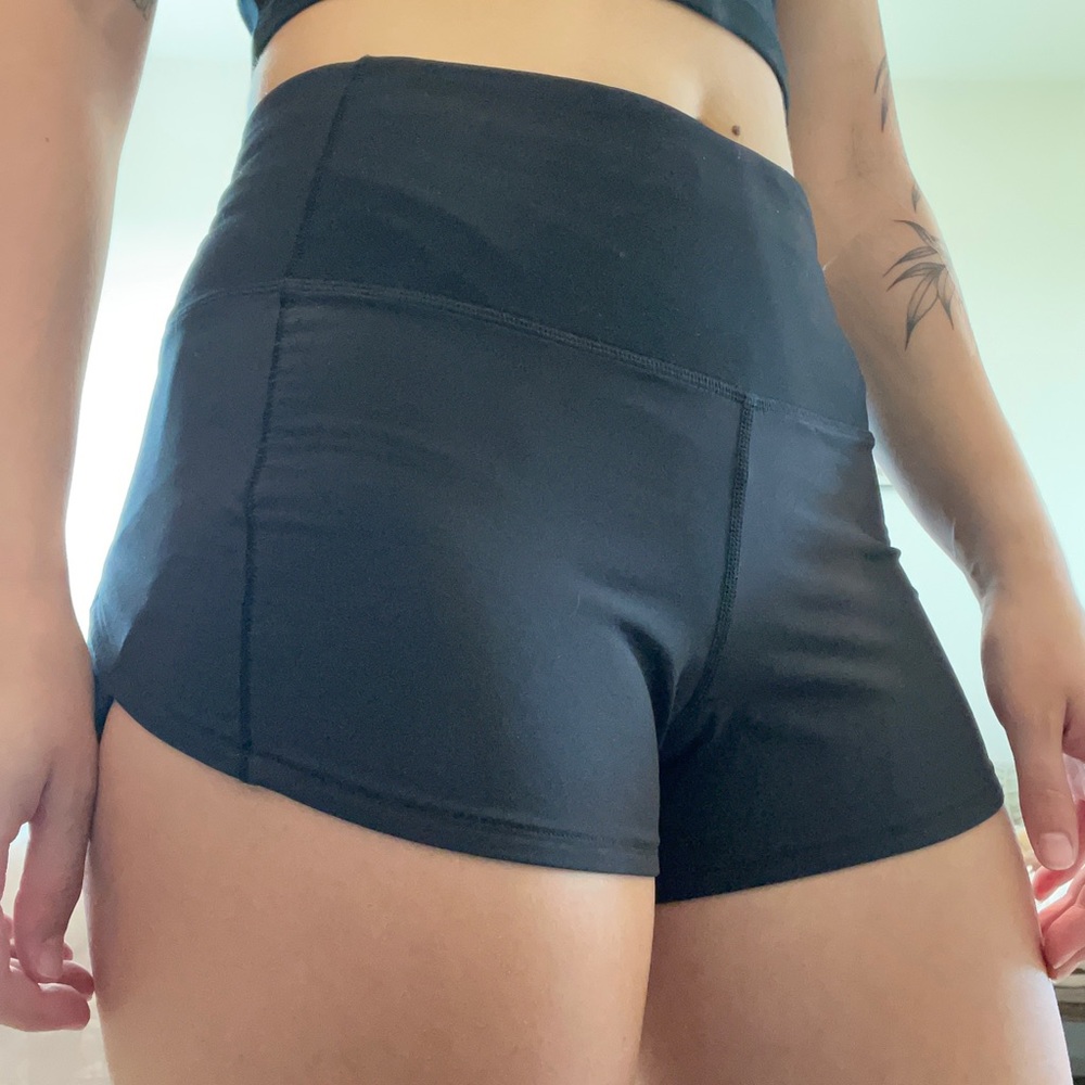 Lululemon high rise speed up shorts